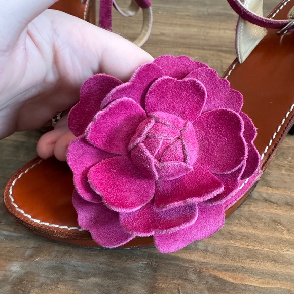 Coach Ashlyn Fushia Suede Leather Wedged Flower Sandals Size 8 Italy - Picture 10 of 12